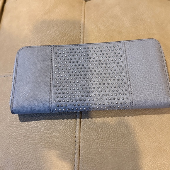 Michael Kors Light Gray Studded Key & Card Holder wallet 8 by 4 - Picture 3 of 8